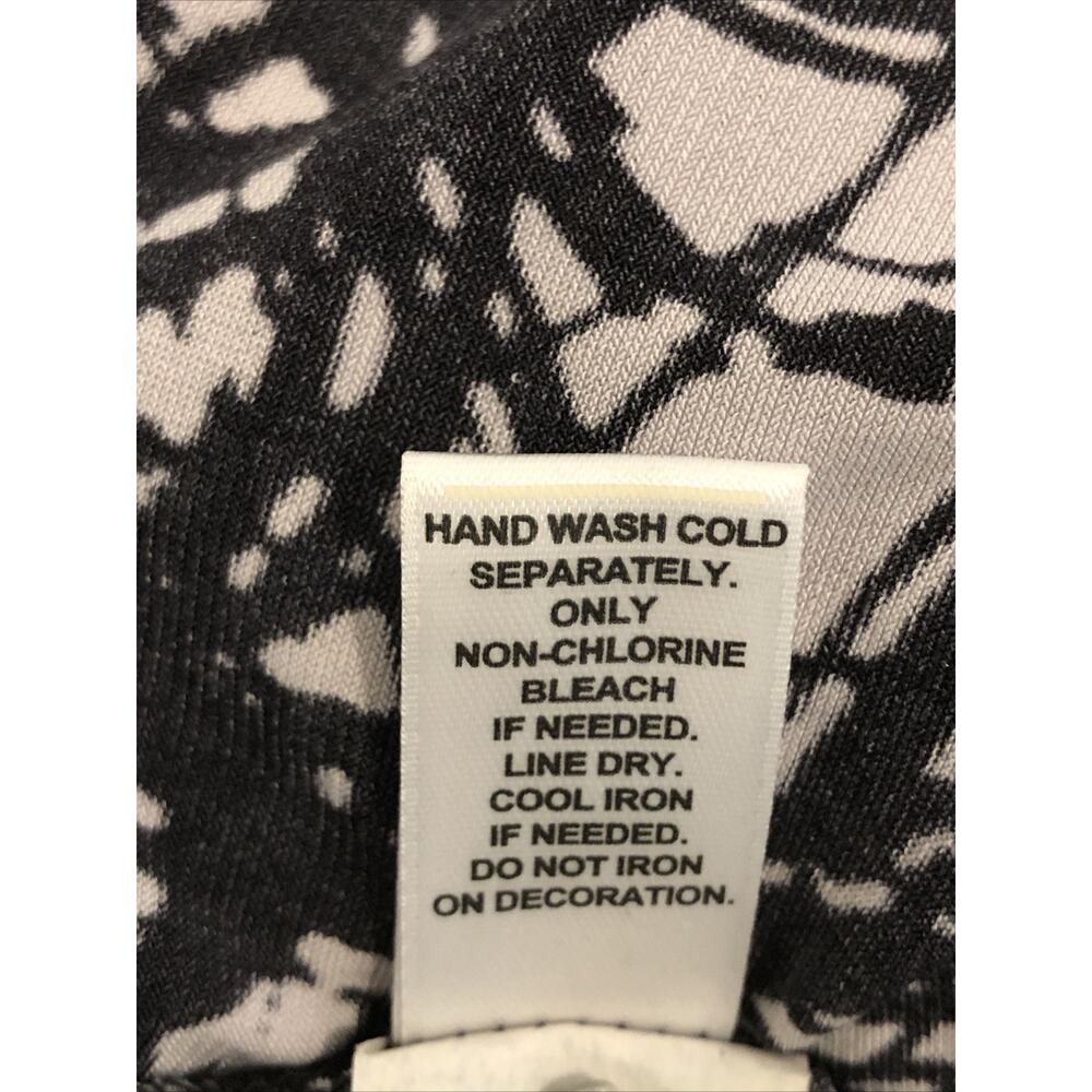 Cato Women’s Sleeveless Beaded Neck Top Medium Black White Abstract Print - Picture 9 of 10